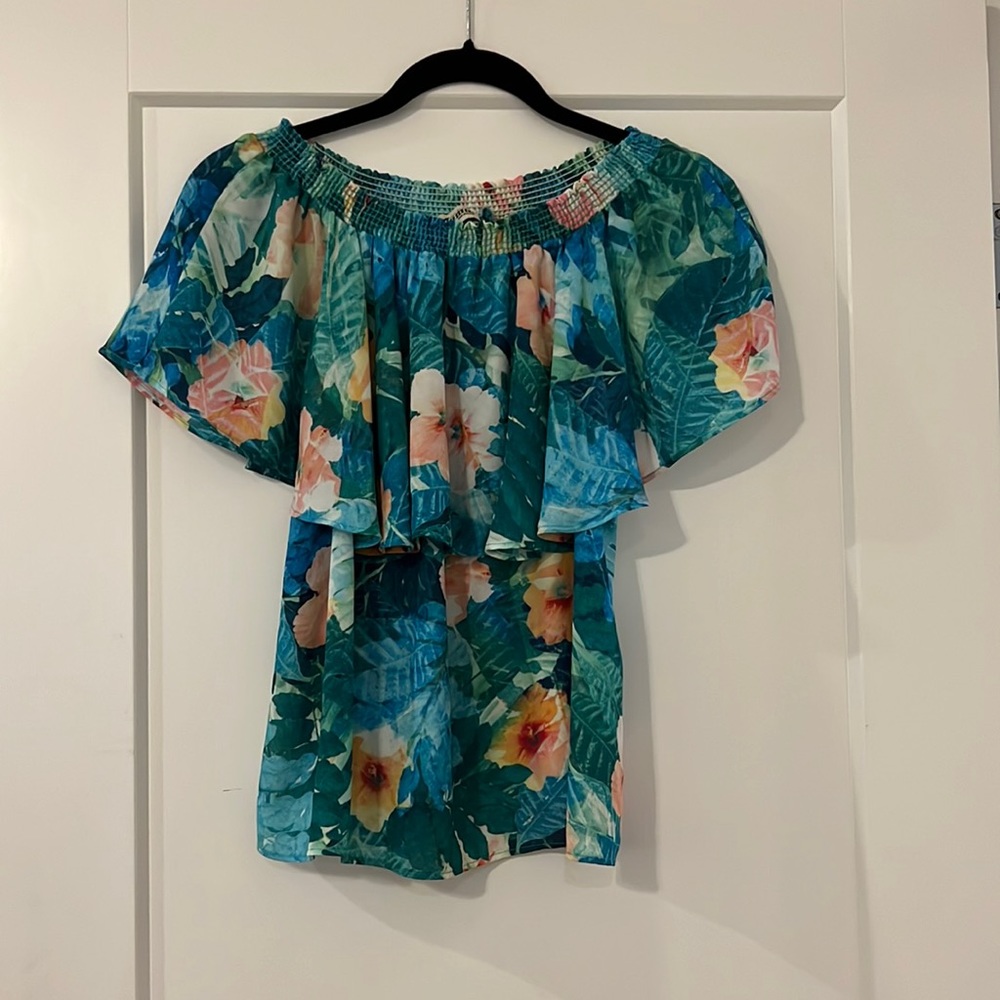 Show me your Mumu Hawaiian Floral shirt size Medium